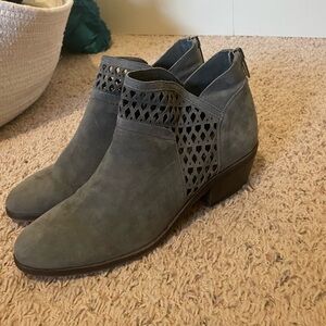 Vince Camuto Perdula Bootie Grey Suede Size 9M